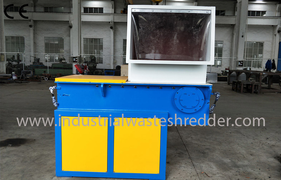 Single Shaft Plastic Lump Shredder , Plastic Recycling Machine Large Propulsion