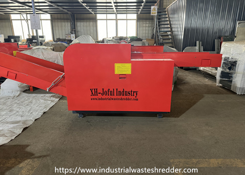Son şirket haberleri Yeni bitirilmiş Model 800F Hindistan için Bebek bezleri Atık Müşteri, bez parçaları parçalayıcı makine, arızalı bez kırıcı 7.5KW kesme motoru