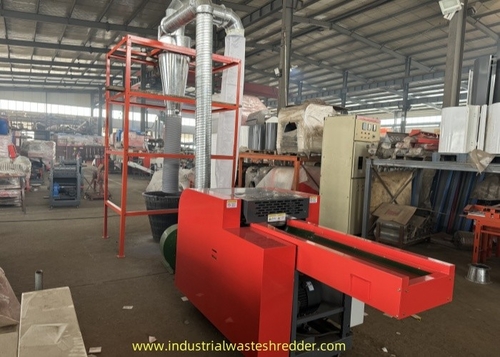 Son şirket haberleri India Müşteri için Cam-Fiber Mesh Kumaş Crusher Shade Mesh & Tarımsal Atık Çöp Fırlatıcı Grinder