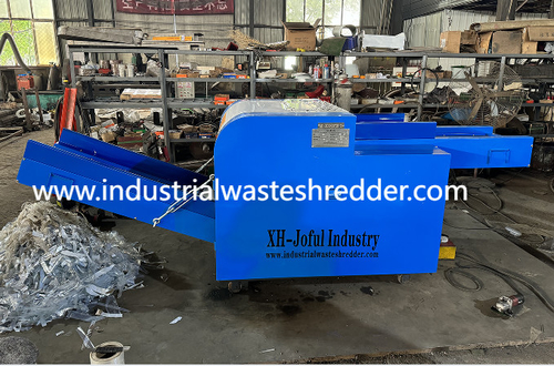 Son şirket haberleri 800C PET rulo filmleri için kesim makinesi,plastik rulo filmleri için küçük parçalayıcı,satılık 300-500kg