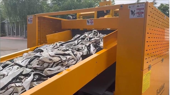 Yüksek verimlilikli kumaşlar tekstil hurda parçalayıcı kesme makinesinin son boyutu ayarlanabilir