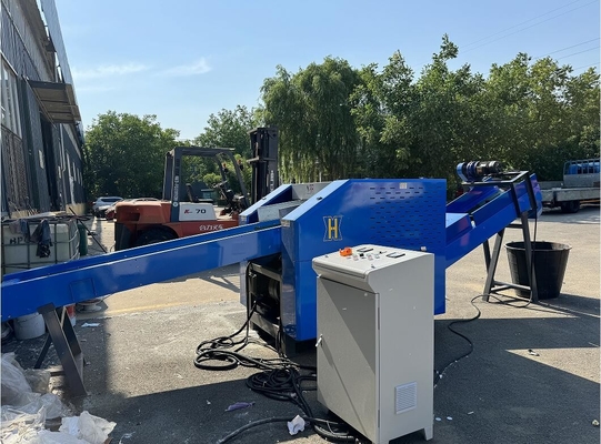 Plastik PP PE Monofilament Kesme Makinesi Kolay Besleme PET Monofilament Çakıcı Makineleri Yüksek Çalışma Verimliliği