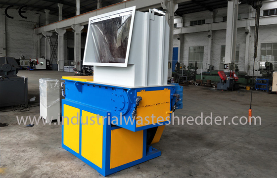 İyi bir fiyat. Kararlı Pet Shredder Makinesi, Tek Şaftlı Plastik Şişe Öğütücü Güvenli Çalışma çevrimiçi