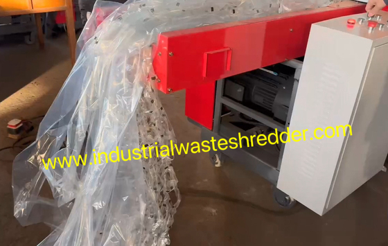 İyi bir fiyat. 800F Küçük Boyutlu Plastik PE Filmi Önceden Yıkma Makinesi, Plastik Film için Mini Ekonomik Çökme Makinesi, Uzay tasarrufu.7.5KW kesim motoru çevrimiçi