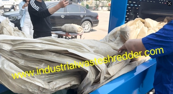 İyi bir fiyat. Plastik Tarım Filmi Kırıcı VFD Motor Blower Serbestleme Sistemi,HDPE OPP film boyut azaltma ekipman Kapasite Saatte 500kg'den fazla, PP alüminyum folyo kırıcı makinesi çevrimiçi