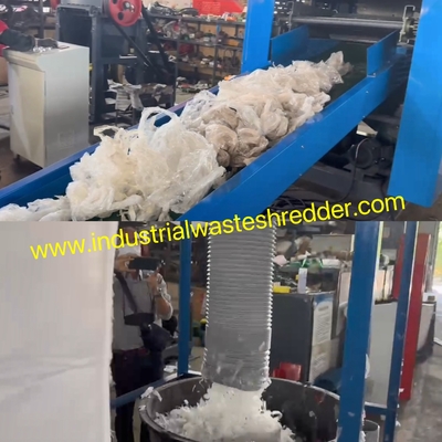 Endüstriyel germe filmi parçalayıcı PE / LDPE Plastik filmler öğütücü Büyük kapasiteli özelleştirilmiş