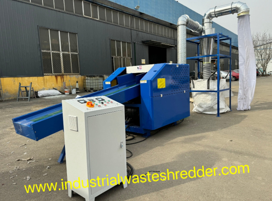 Industrail Atık kumaş parçaları öğütme makinesi ile solucan boşaltma boyutu ile CE ile atık battaniye parçalayıcı