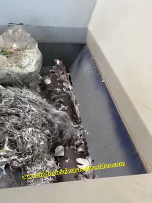 Kağıt Fabrikası Alüminyum Film Çöp Çöpçü Makinesi Yüksek verimlilik Alüminyum Film Atıkları için Çöpçü Kağıt Fabrikasında Ağır Hizmet Kapasitesi Saatte 1000kg