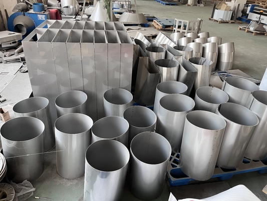 İyi bir fiyat. Paslanmaz çelik boru üretimi Paslanmaz çelik metal parçaları üretimi çevrimiçi