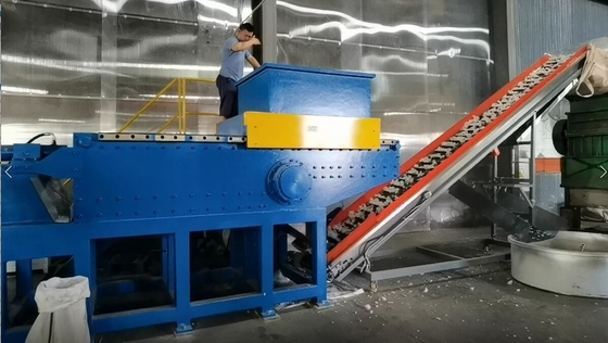 İyi bir fiyat. XRM Serisi HDPE PC Plastik Topak Parçalayıcı Minimum Çıkış Boyutu 20 Mm Yüksek Etkili çevrimiçi