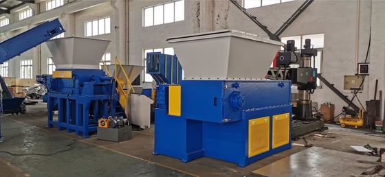 İyi bir fiyat. PP PE Topaklar Hurda Parçalayıcı XR700 standı, 37KW rotar çapı 280-400mm, 700mm uzunluk çevrimiçi